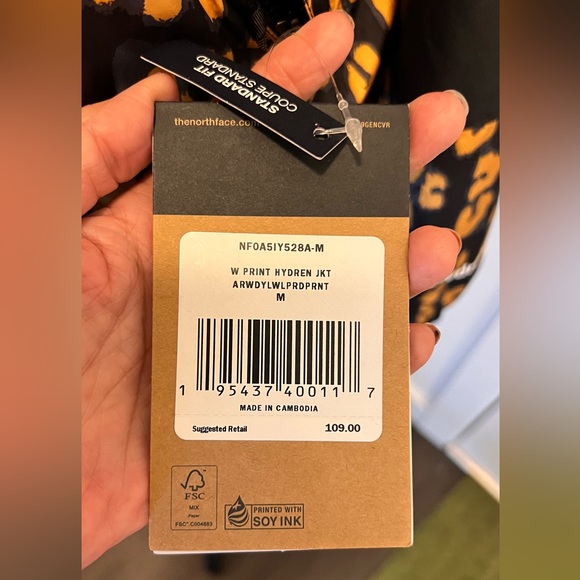 $55 firm New with tag North face hydren wind wall jacket size M in yellow/black - Picture 13 of 15